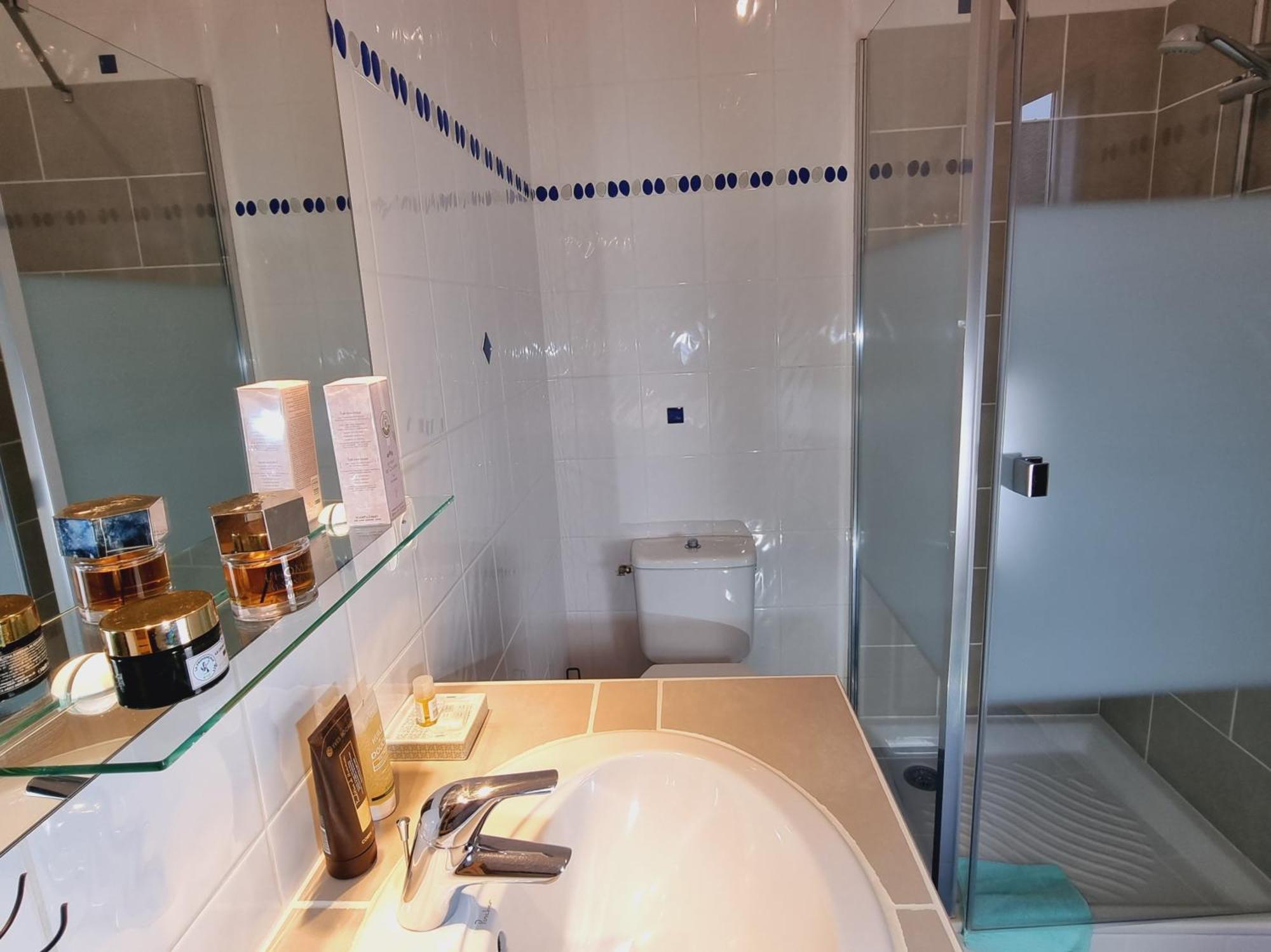 Chambres D'Hotes "Le Clos De La Baie" Paimpol Ruang foto