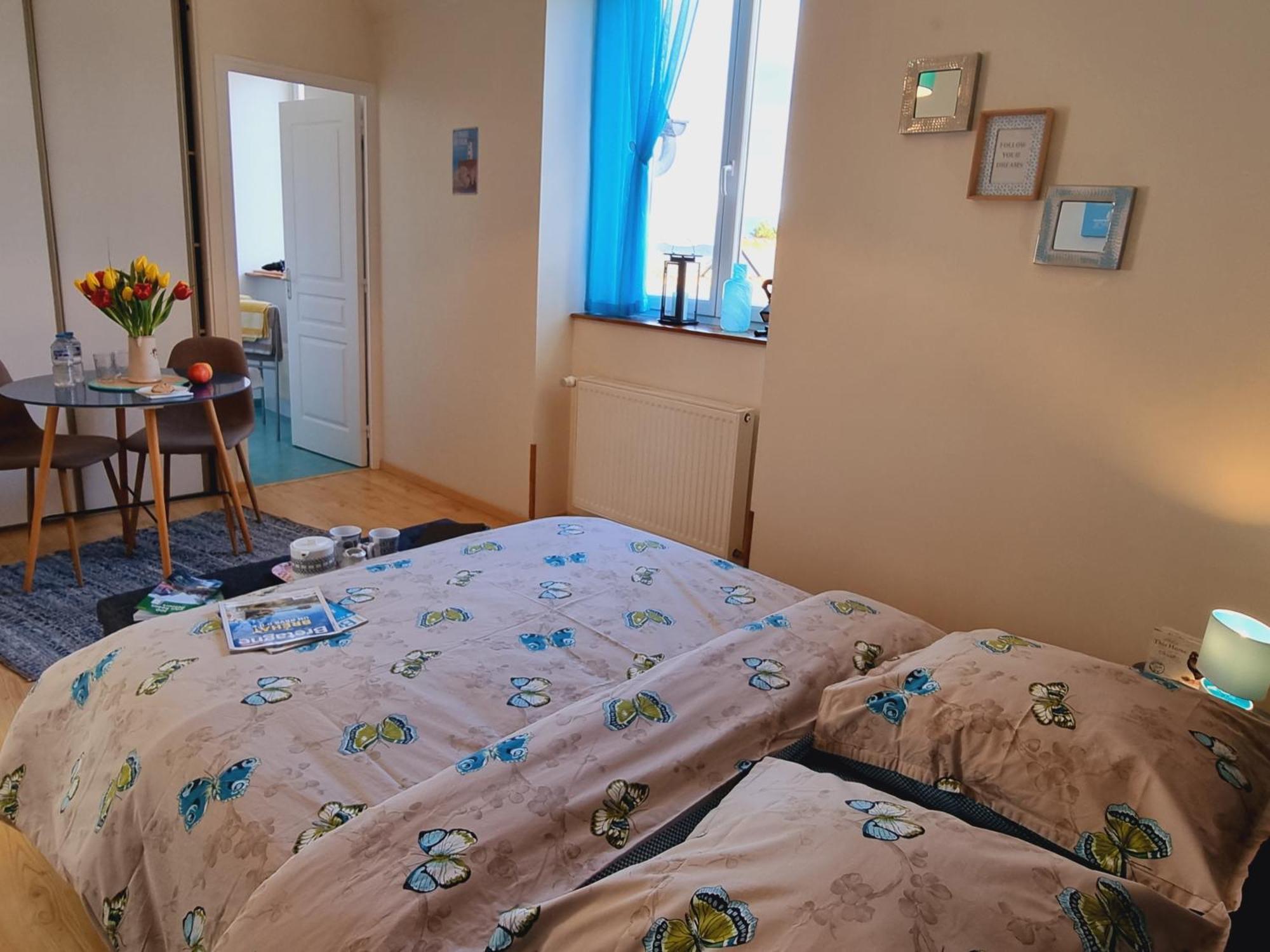 Chambres D'Hotes "Le Clos De La Baie" Paimpol Ruang foto